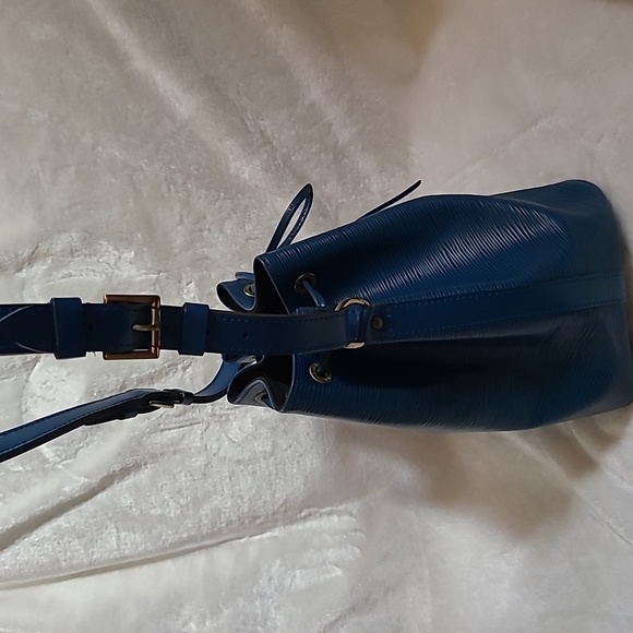 LOUIS VUITTON EPI NOE (CLEARANCE!!!) - Picture 4 of 14